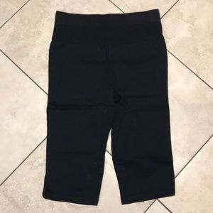 Old Navy maternity black capris
